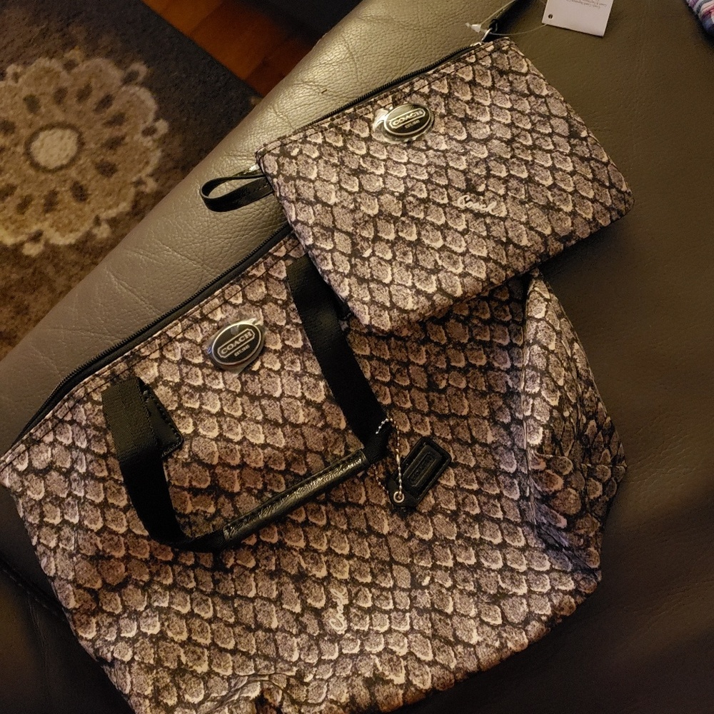 Nylon snakeskin Coach bag with small wristlet - Picture 4 of 8